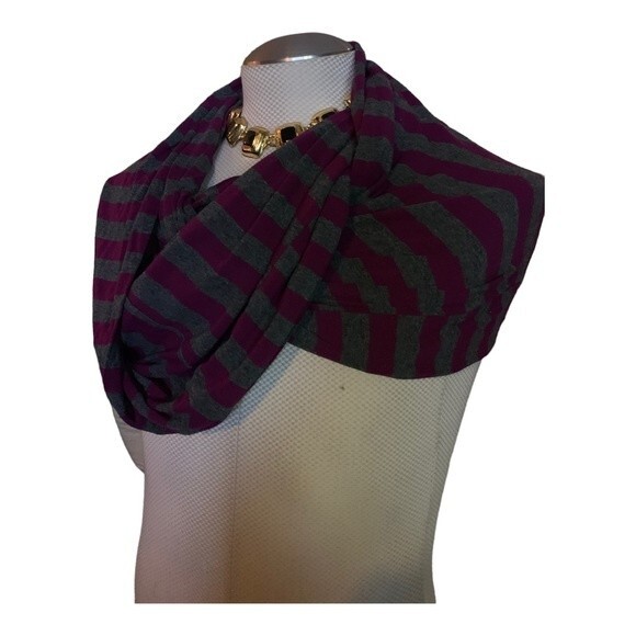 FRENZII by Jully Kang Purple Gray Infinity Scarf O/S Perfect to Style/Profile - Picture 3 of 10